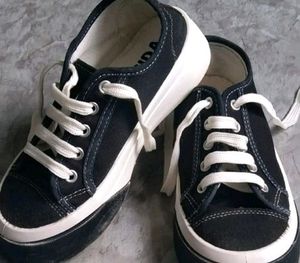 Price Drop. Buda Jean Co Shoes
