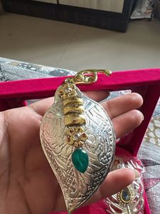 Exquisite Silver Tone Jewellery Set