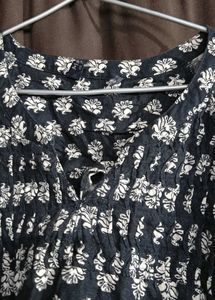 Awesome tunic in 52-54size