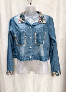 26138. Cute shirt