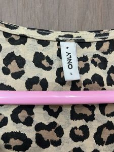 only brand Chic Leopard Print Midi Dress