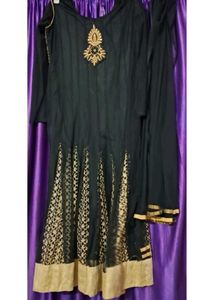 Elegant Black &amp; Gold Embroidered Kurta Set