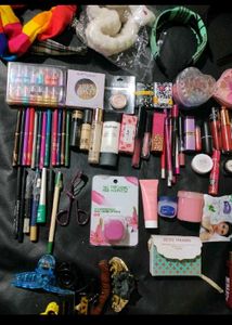 1 Product With 2 Freebies🎉😻