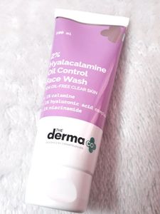 The Derma Co 2% Hyalacalamine Oil Control Face Was