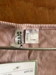 Pink V-Neck Cropped Top