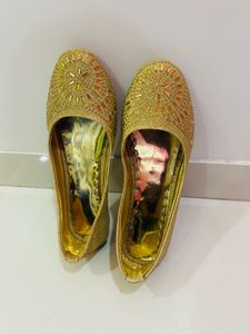 Golden Jutii