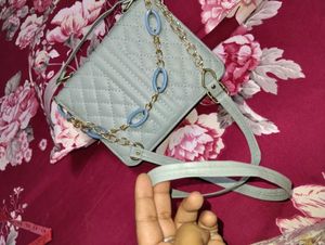 Stylish Quilted Handbag with Chain