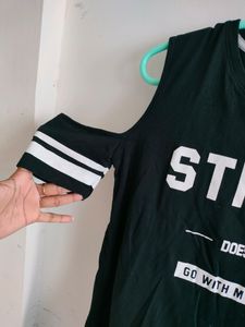 Zink London Cold Shoulder Top