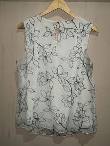 Chic White Floral Sleeveless Top