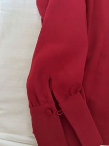Chic Red V-Neck Long Sleeve Top