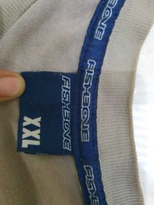 Graphic vintage y2k tshirt, boxy