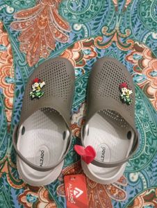 Alzado Clogs with Charms