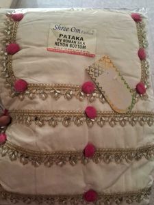 White Kurta Set with Pom-Pom Embellishments