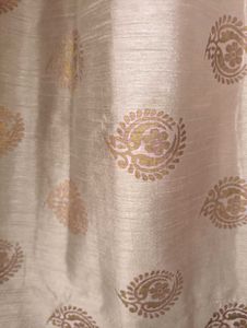 (No blouse) Elegant Beige Saree with Red Border