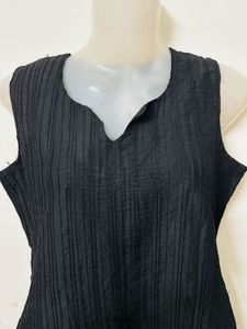 Stylish Black Textured Sleeveless Kurta
