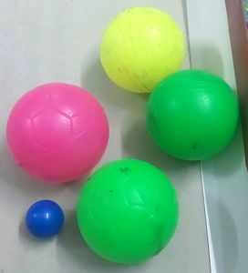 Bolls Kids Play 4 Large & 1 Small