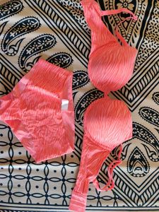 Set Of Bra & Panties