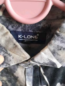 Men's Abstract Print Button-Up Shirt
