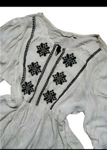 CLEARANCE SALE!💗White Embroidered Kurta