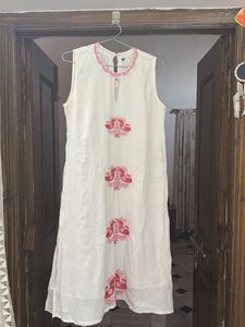 Elegant White pure Mul Kurta with Pink Bird Embroi