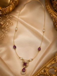 Elegant Gold Necklace with Ruby &amp; Pearls