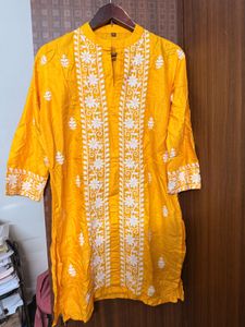 Chikankari Short Kurta 💛
