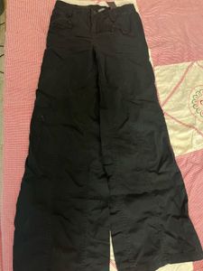 Stylish Black Wide-Leg Cargo Pants