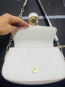 Chic White Crossbody Bag with Gold Chain
