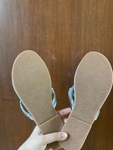 TORY BURCH BRAND NEW SILVER FLATS SIZE 38
