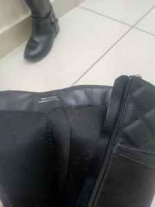 Black Quilted Knee-High Boots feet size 20 cm