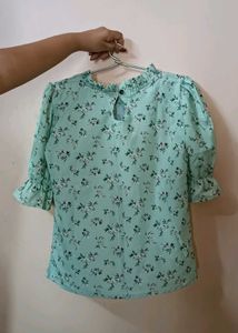 Chic Floral Puff Sleeve Top