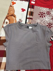 H&amp;M GREY BODYFIT TOP