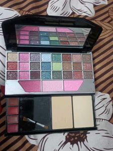Multi-Color Eyeshadow Palette