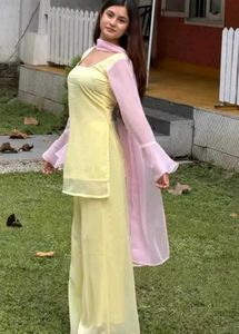 Elegant Yellow & Pink Kurta Set 90s inspir