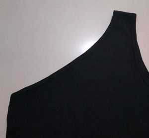 Black Ribbed One-Shoulder Crop Top
