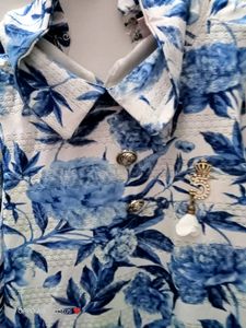 Girls Top With Collar.