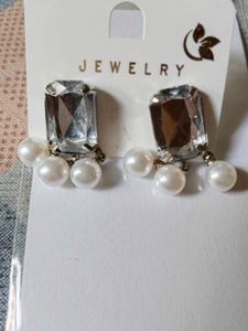Elegant Pearl &amp; Crystal Drop Earrings