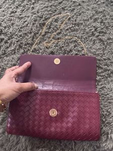 Stylish Woven Clutch with Gold Chain