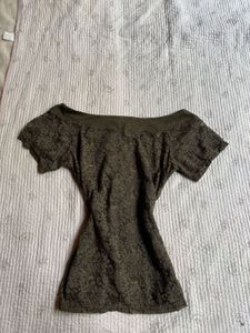 Off-Shoulder lace Top