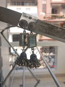 Elegant Pearl Jhumka Earrings