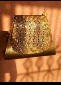 this is  weeding unique clutch