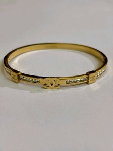 Elegant Gold Bangle Bracelet