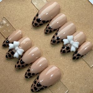 Cute Bow &amp; Leopard Print Press-On Nails