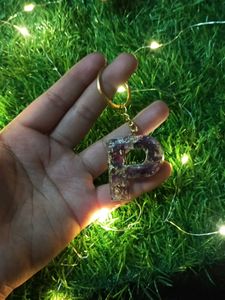 Resin alphabet 'P' Keychain