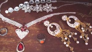Sparkling Jewelry Set with Necklace & Earrings