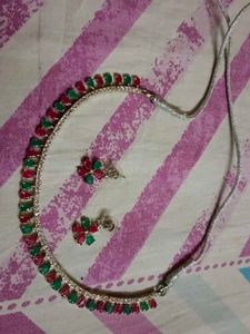 Elegant Red &amp; Green Stone Necklace Set