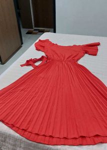 Elegant Red Pleated Maxi Dress