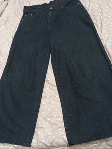 Black Denim Jean With Very Smooth Stuff