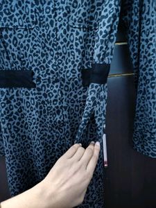 Chic Leopard Print Button-Up with zip Bodycon dres