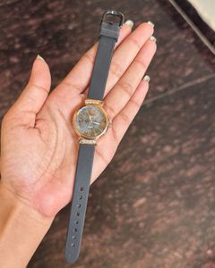 Elegant Women's Watch with Crystal Accents